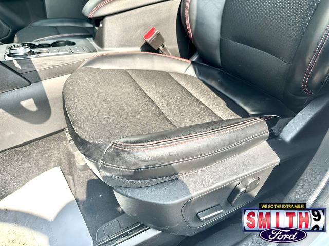Certified 2025 Ford Escape ST-Line Select AWD/4WD image 18