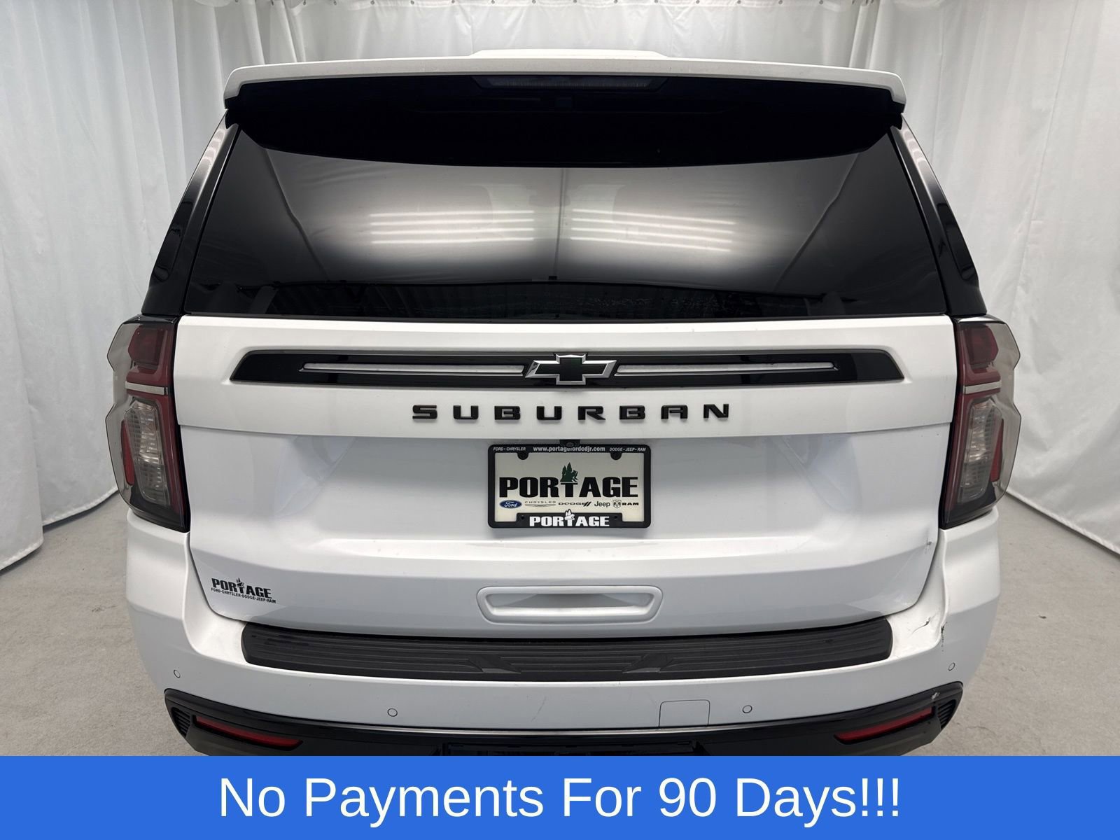 Used 2023 Chevrolet Suburban Z71 w/ Luxury Package image 3