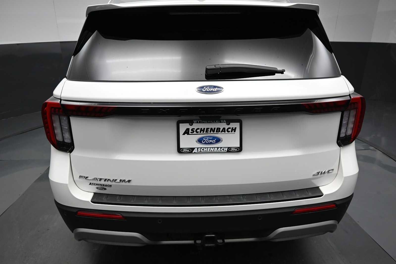 Certified 2026 Ford Explorer Platinum w/ LUX Leather Package AWD/4WD image 14