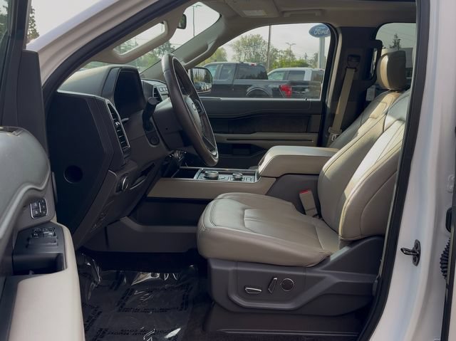 Certified 2018 Ford Expedition Limited w/ Equipment Group 301A AWD/4WD image 16