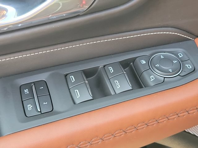 Used 2023 GMC Yukon XL Denali Ultimate AWD/4WD image 23