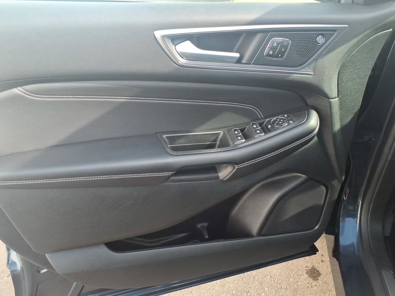 Certified 2024 Ford Edge Titanium image 11