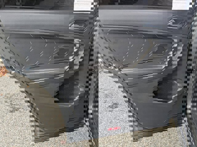 Used 2024 Volkswagen Tiguan SE R-Line image 29