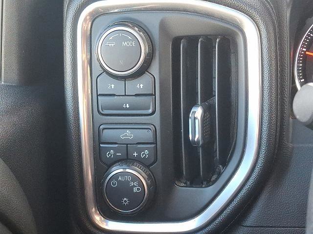 Used 2020 Chevrolet Silverado 2500 LT w/ Z71 Off-Road Package image 22