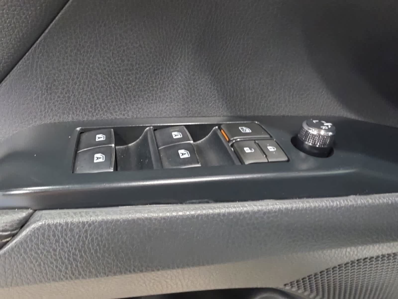 Used 2019 Toyota Camry FWD image 21
