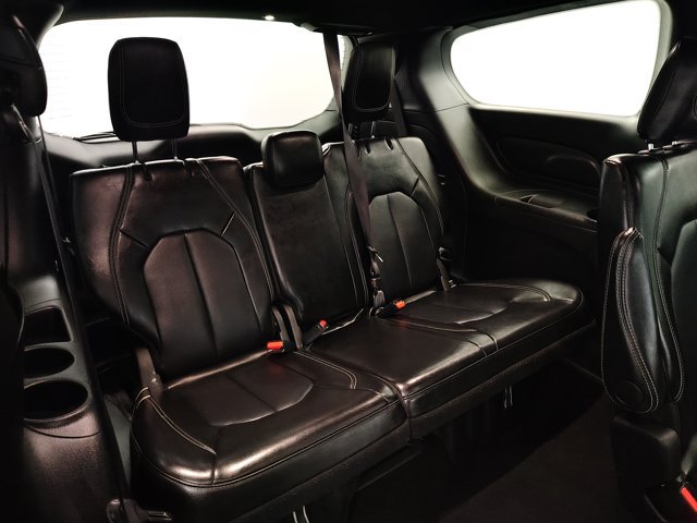 Used 2025 Chrysler Pacifica Select FWD image 28