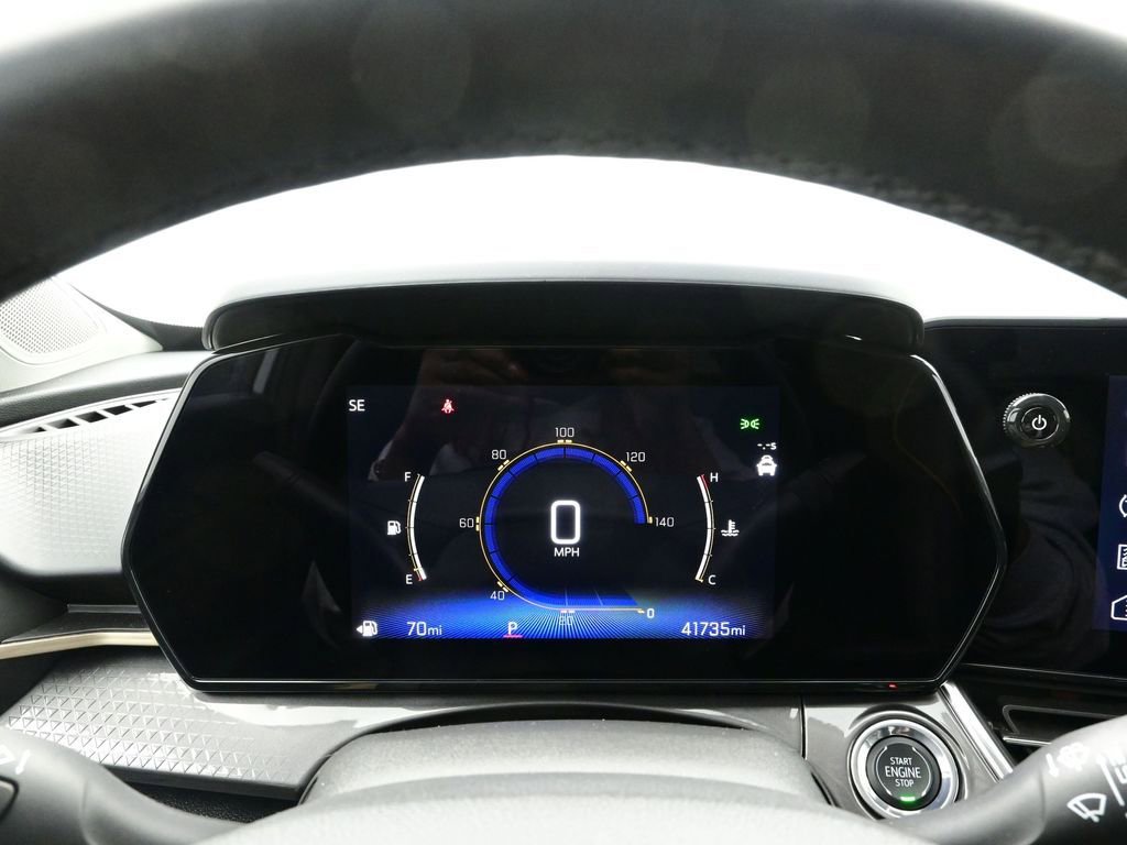 Used 2024 Chevrolet Trax ACTIV w/ Sunroof Package FWD image 19