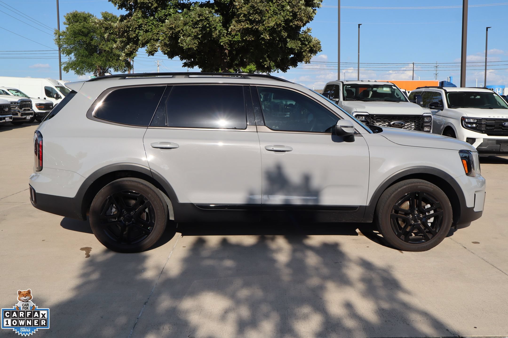 Used 2025 Kia Telluride EX X-Line AWD/4WD image 2