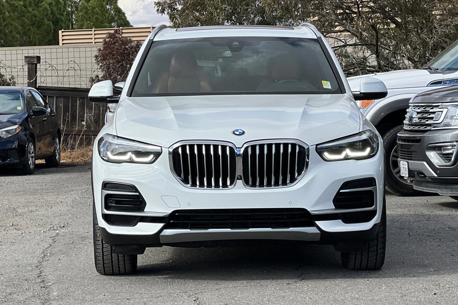 Used 2022 BMW X5 xDrive40i w/ Parking Assistance Package image 9