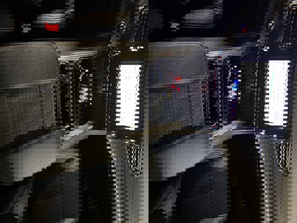 Used 2024 Jeep Wagoneer L Series II w/ Premium Group I image 13