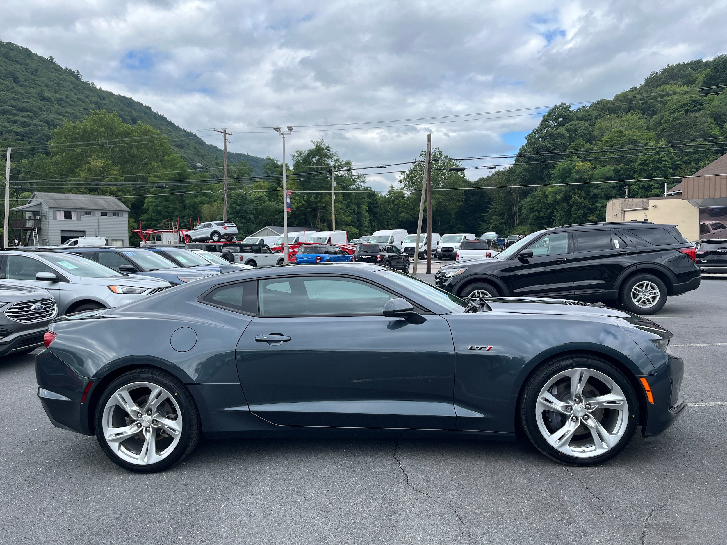 Used 2021 Chevrolet Camaro LT RWD image 5