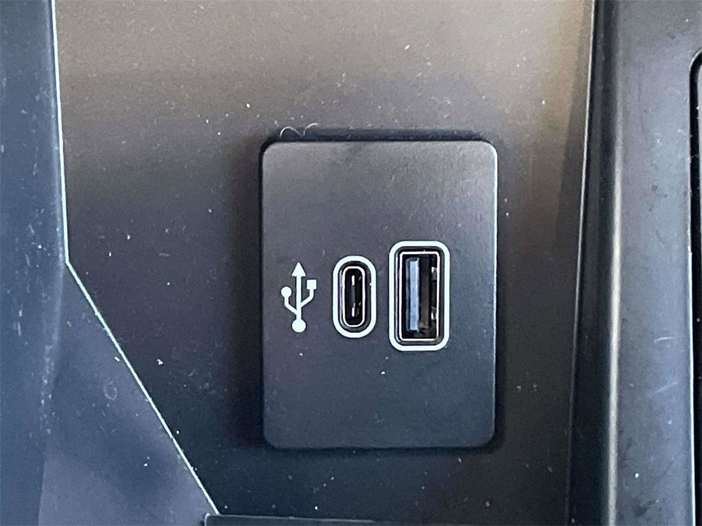 Certified 2025 Ford F150 Lariat w/ Equipment Group 502A High image 23