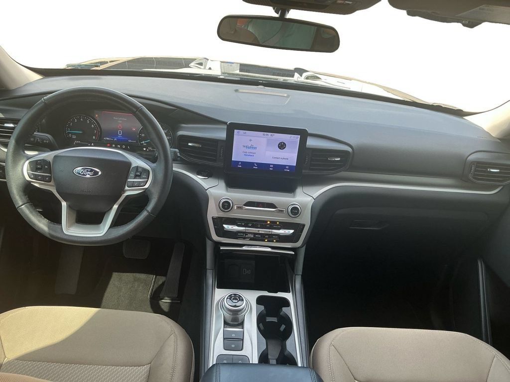 Certified 2023 Ford Explorer XLT RWD image 17