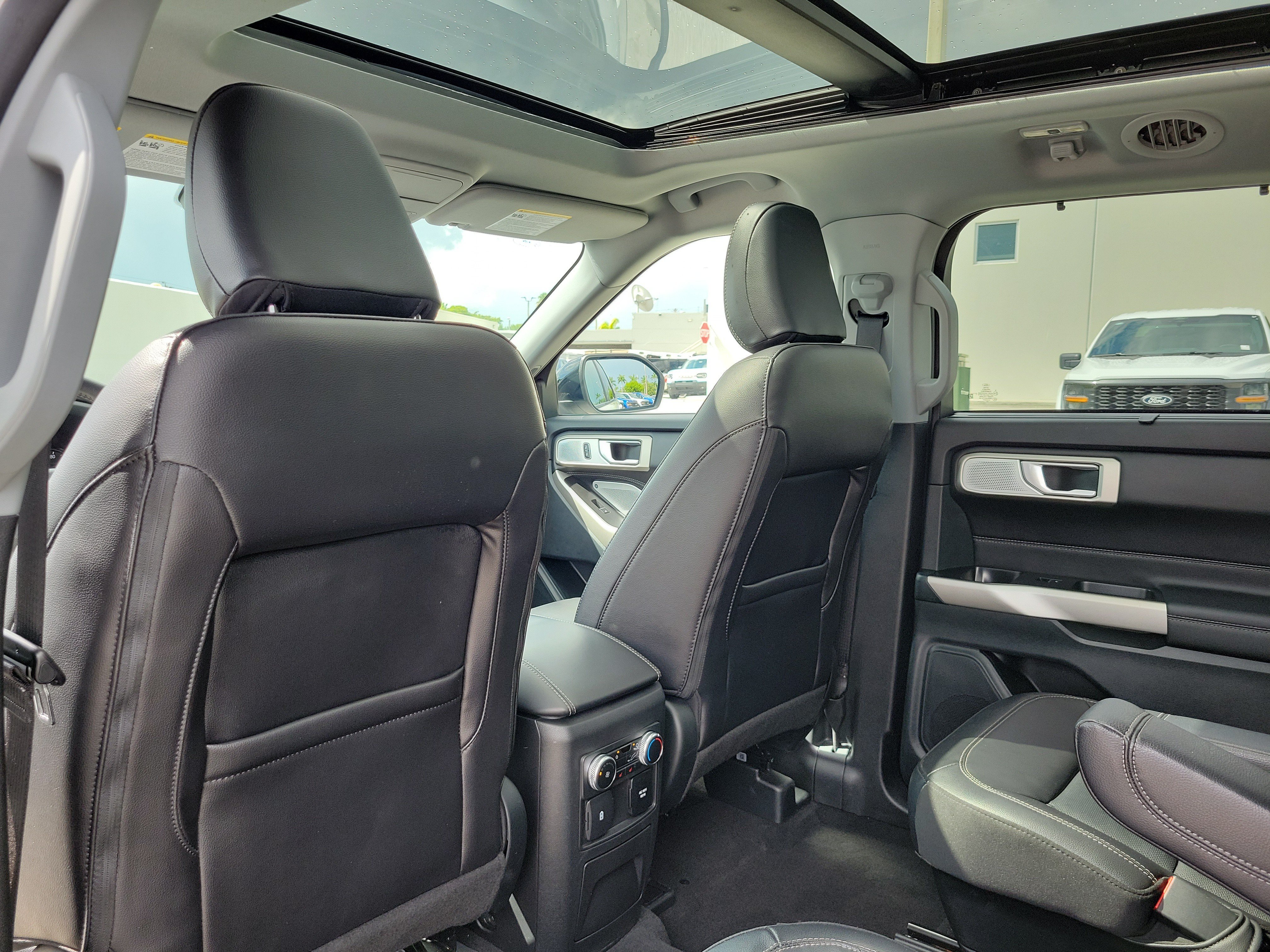 Certified 2023 Ford Explorer Limited w/ Limited Technology Package RWD image 14