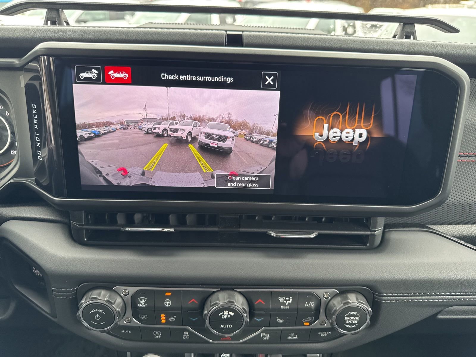 Used 2026 Jeep Wrangler Rubicon image 25