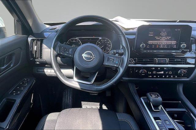 Used 2024 Nissan Pathfinder SV FWD image 5