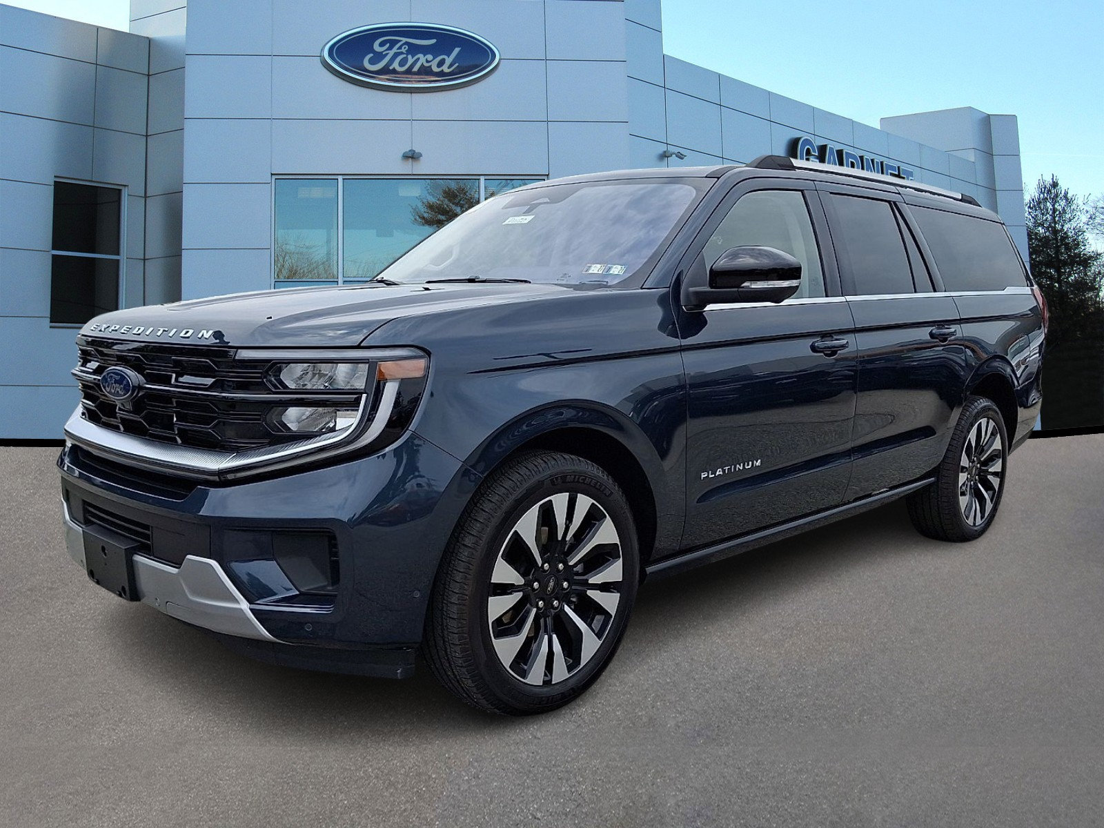 Certified 2025 Ford Expedition Max Platinum w/ Driver's Package AWD/4WD image 4