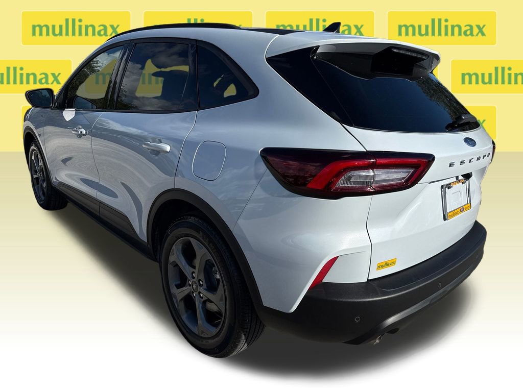 Certified 2025 Ford Escape ST-Line w/ Equipment Group 301A image 9