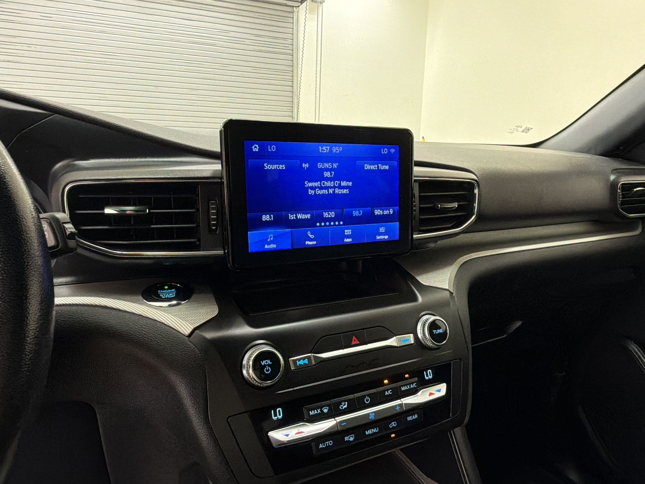 Certified 2020 Ford Explorer XLT w/ Equipment Group 202A AWD/4WD image 20