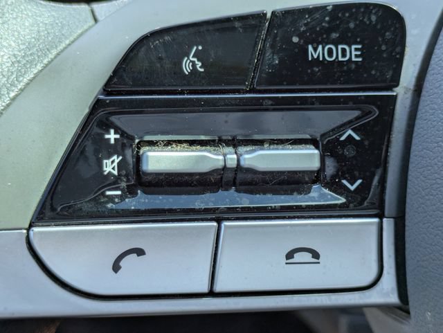 Used 2022 Hyundai Elantra SE FWD image 22