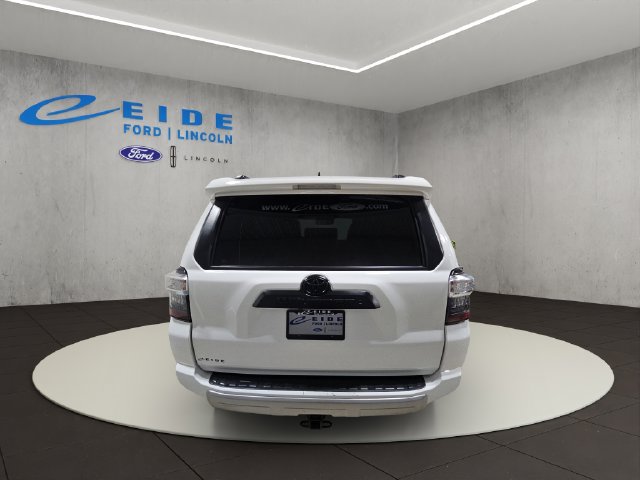 Used 2022 Toyota 4Runner TRD Off-Road Premium AWD/4WD image 11