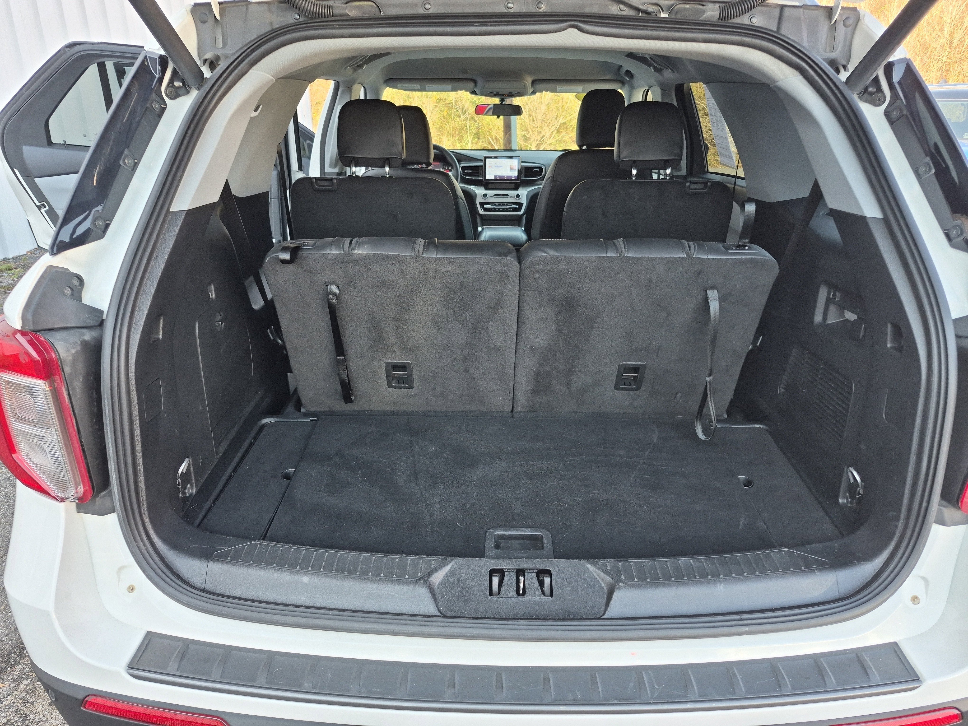 Certified 2023 Ford Explorer XLT w/ Equipment Group 202A image 17