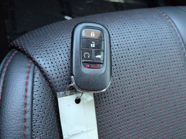 Used 2025 Honda Pilot Black Edition image 29