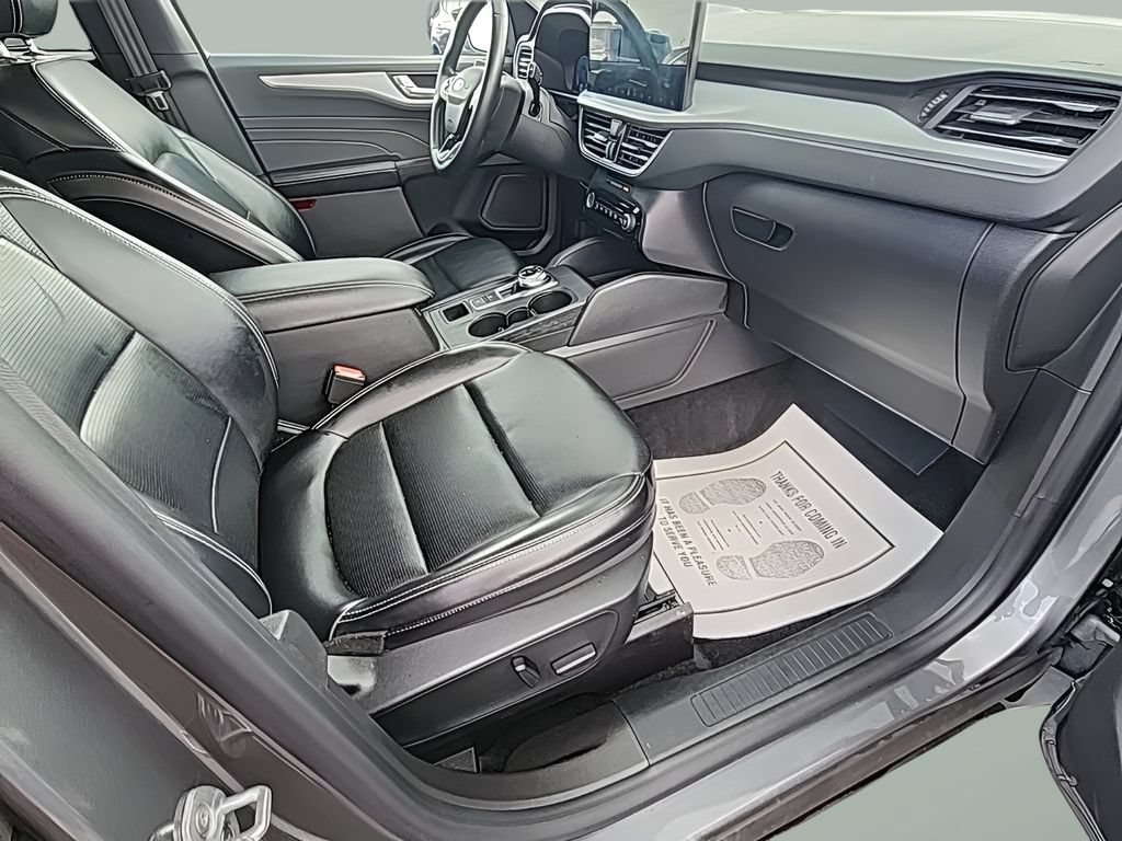 Certified 2024 Ford Escape Platinum AWD/4WD image 18