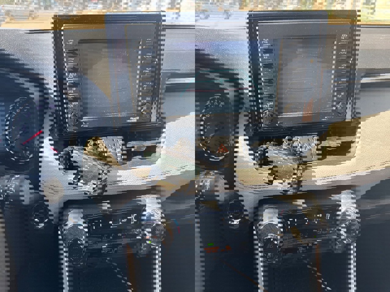 Used 2021 Toyota RAV4 XLE Premium image 12