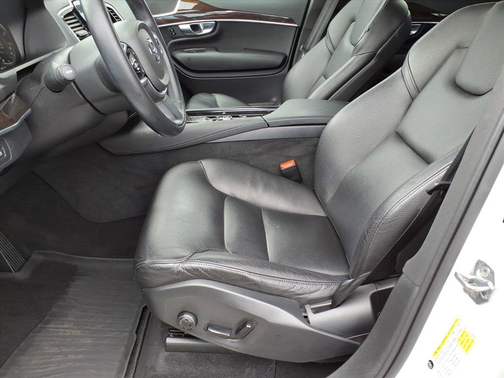Used 2018 Volvo XC90 T6 Momentum w/ Momentum Plus Package image 16
