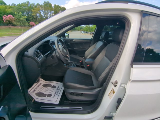 Used 2023 Volkswagen Tiguan SE R-Line FWD image 14