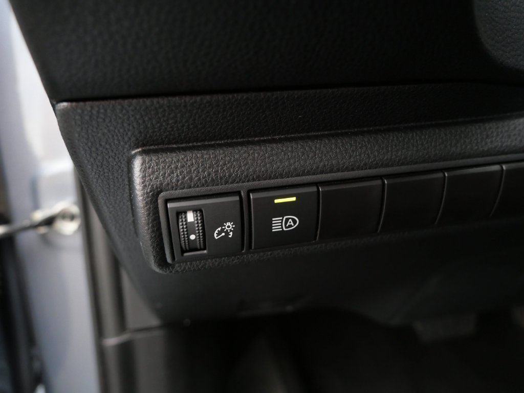 Used 2025 Toyota Corolla LE FWD image 17