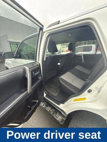 Used 2022 Toyota 4Runner SR5 AWD/4WD image 10