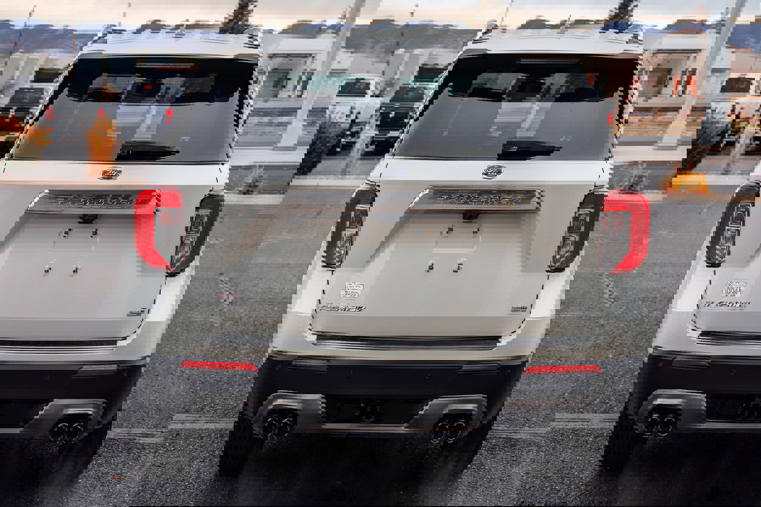 Certified 2020 Ford Explorer Platinum w/ Premium Technology Package image 4