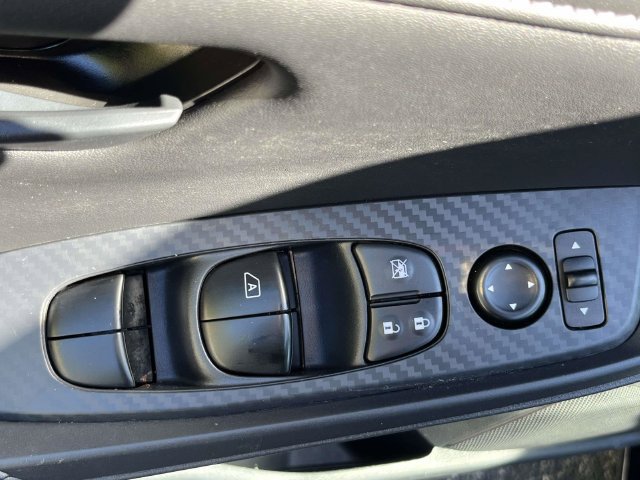 Used 2025 Nissan Sentra S FWD image 18