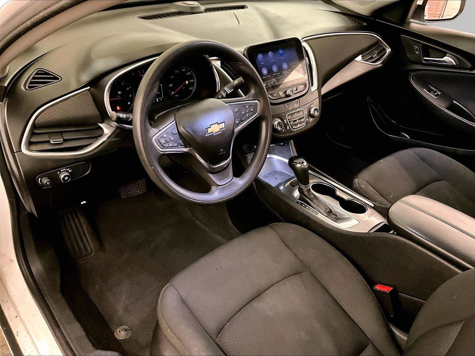 Used 2020 Chevrolet Malibu LT FWD image 12