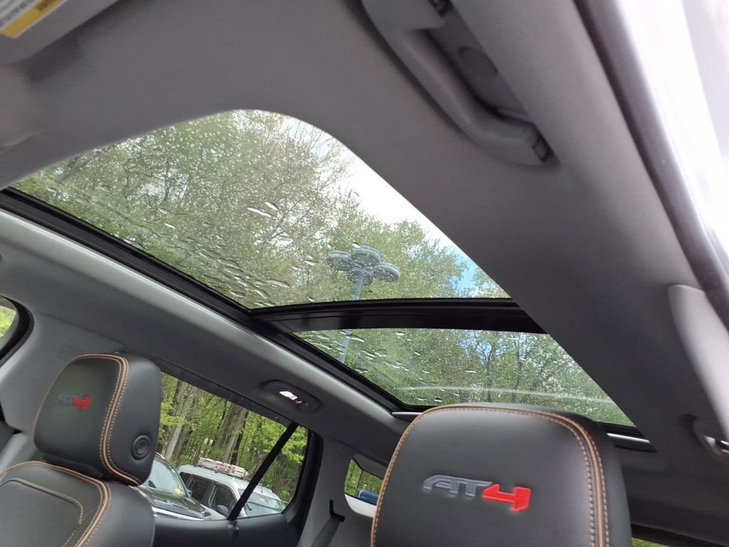 Used 2023 GMC Terrain AT4 w/ Tech Package AWD/4WD image 11