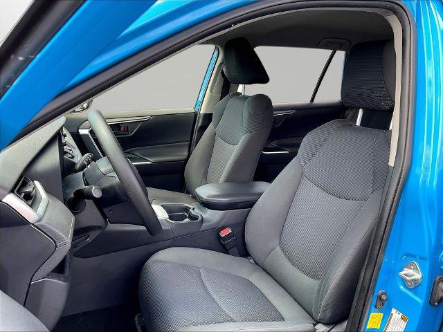 Used 2019 Toyota RAV4 LE w/ Carpet Mat Package AWD/4WD image 22