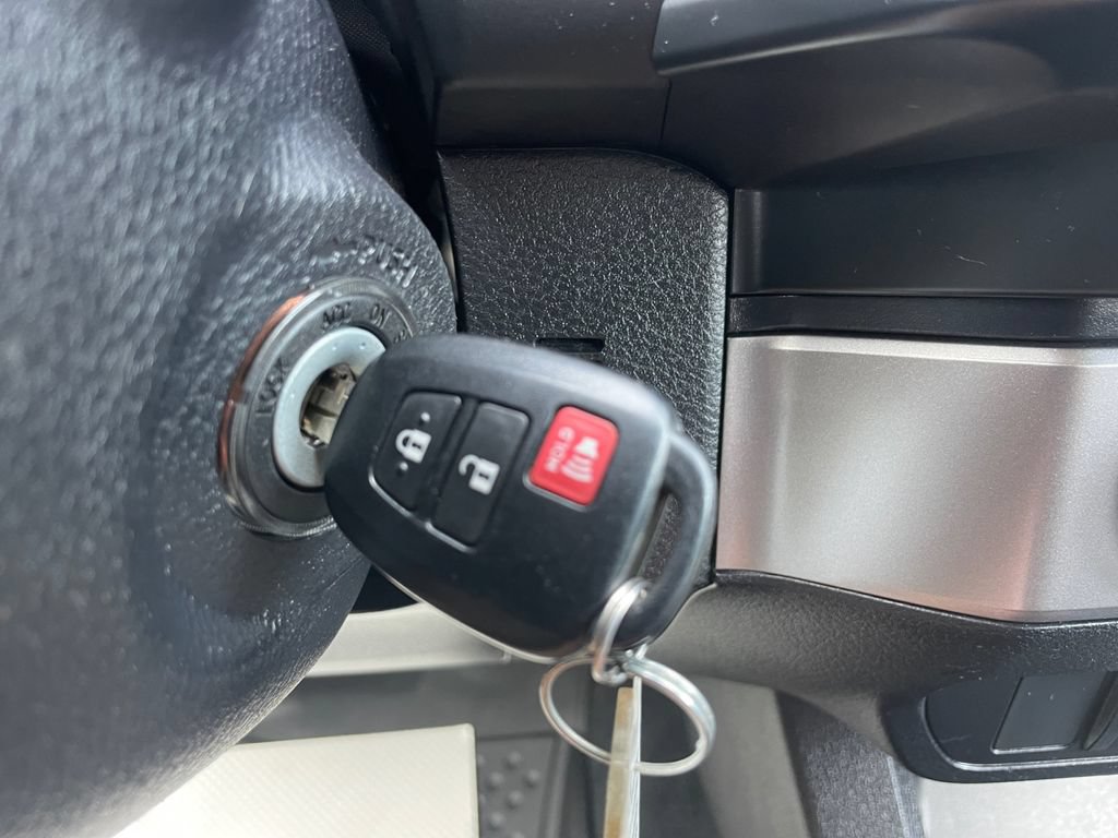Used 2022 Toyota Tacoma SR AWD/4WD image 26