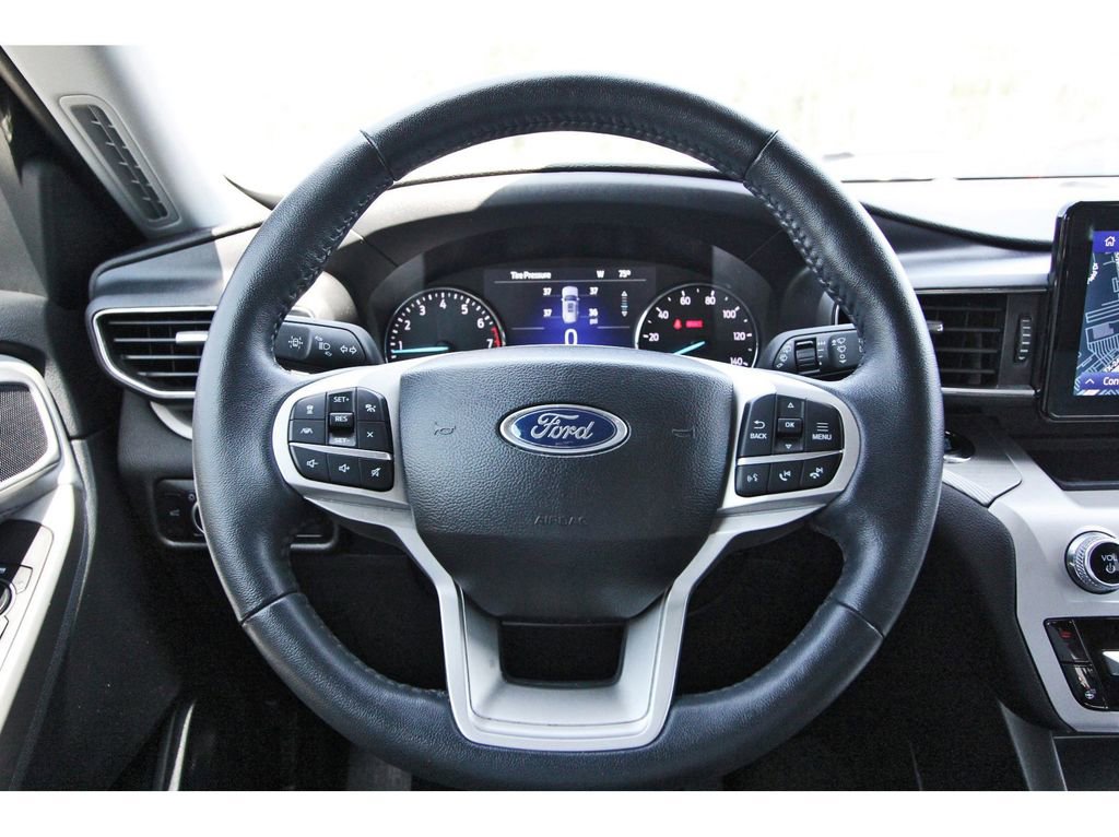 Certified 2023 Ford Explorer XLT w/ Equipment Group 202A RWD image 15