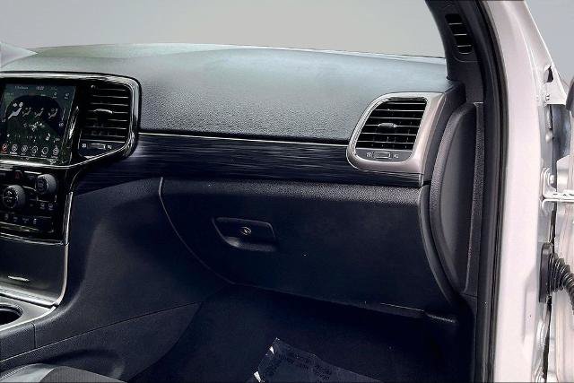 Used 2020 Jeep Grand Cherokee Altitude AWD/4WD image 17