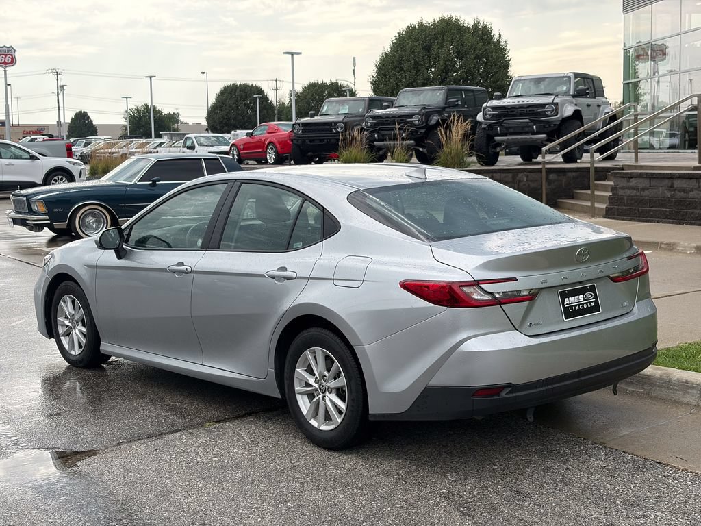 Used 2025 Toyota Camry LE FWD image 4