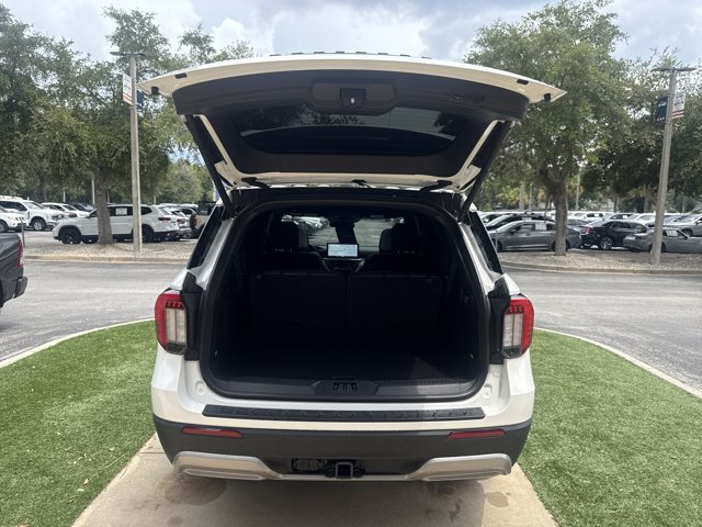Certified 2026 Ford Explorer Platinum RWD image 9