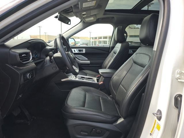 Certified 2023 Ford Explorer Limited w/ Limited Technology Package AWD/4WD image 11
