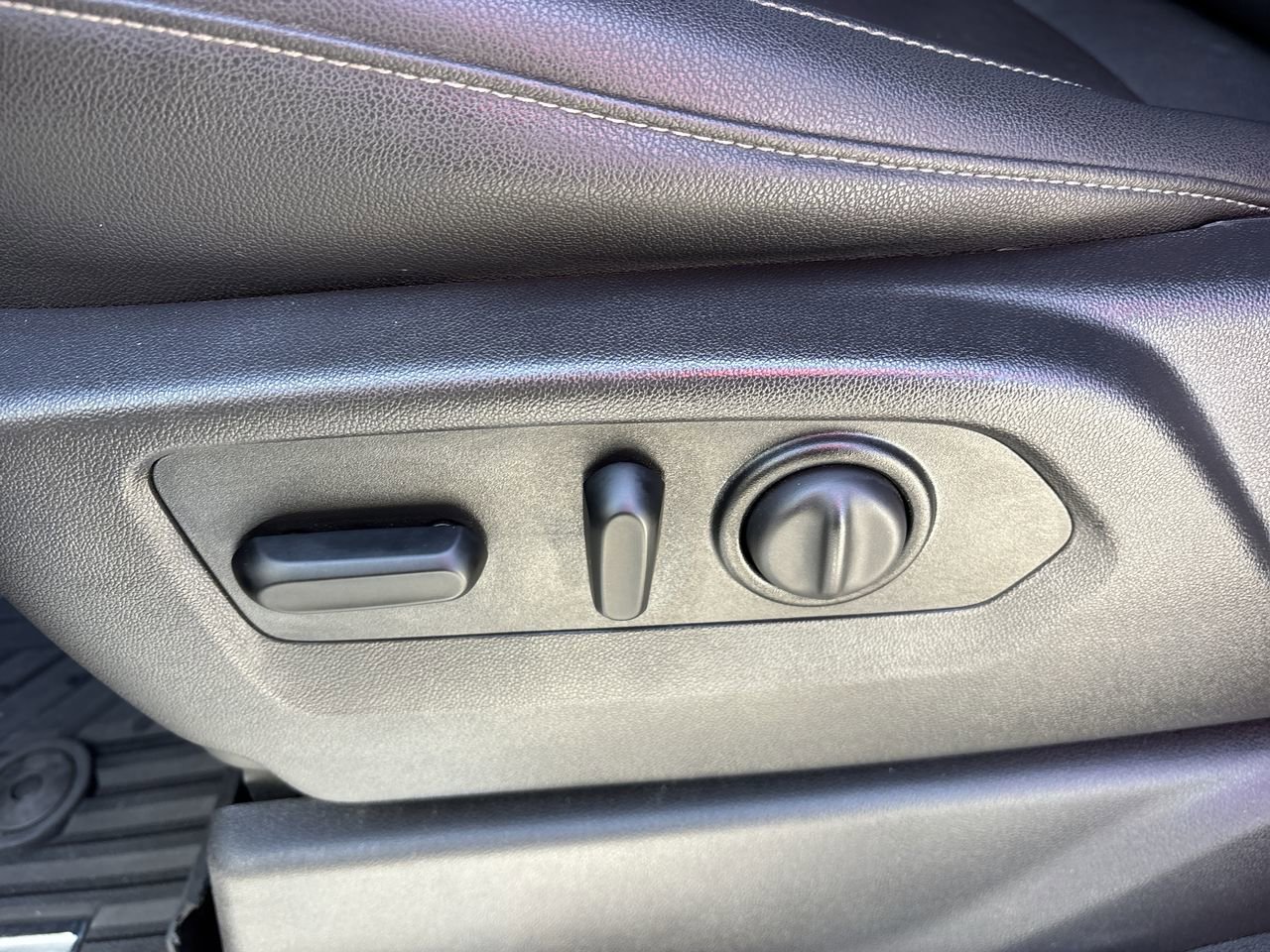 Used 2021 Chevrolet Silverado 1500 LT Trail Boss w/ Convenience Package II image 17