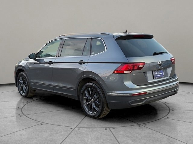 Used 2024 Volkswagen Tiguan SE w/ Panoramic Sunroof Package image 5