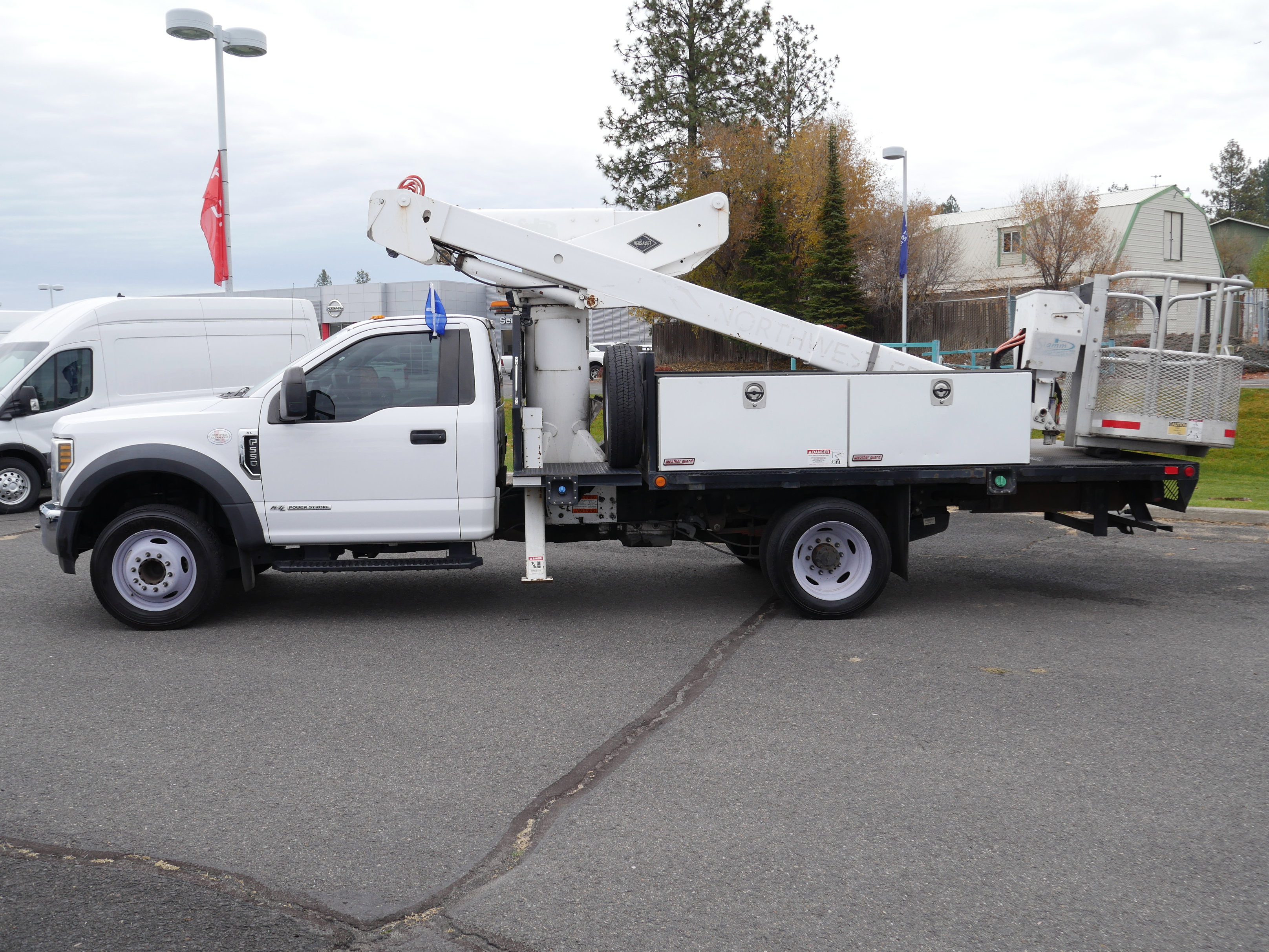 Certified 2019 Ford F550 2WD Regular Cab Super Duty image 3