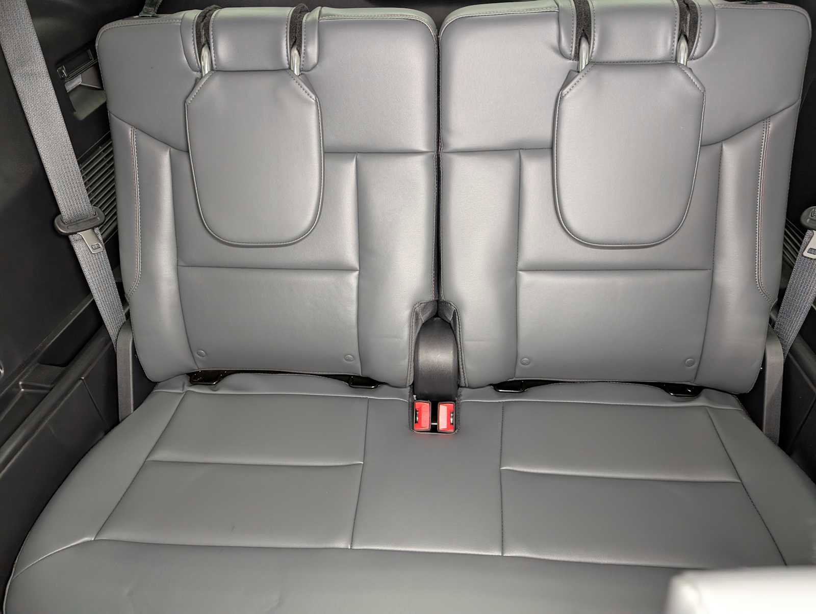 Certified 2025 Ford Explorer Active w/ Active Comfort Package image 23