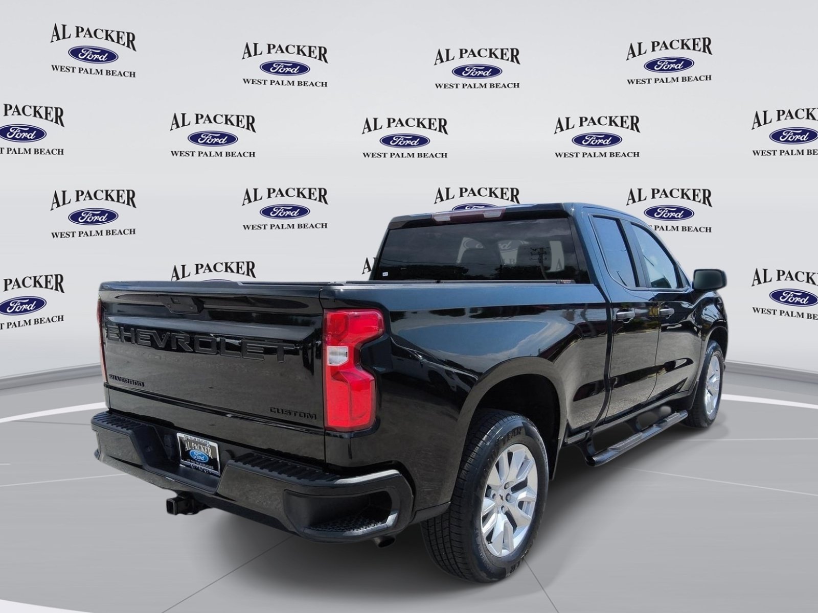 Used 2021 Chevrolet Silverado 1500 Custom w/ LPO, Dark Essentials Package RWD image 5