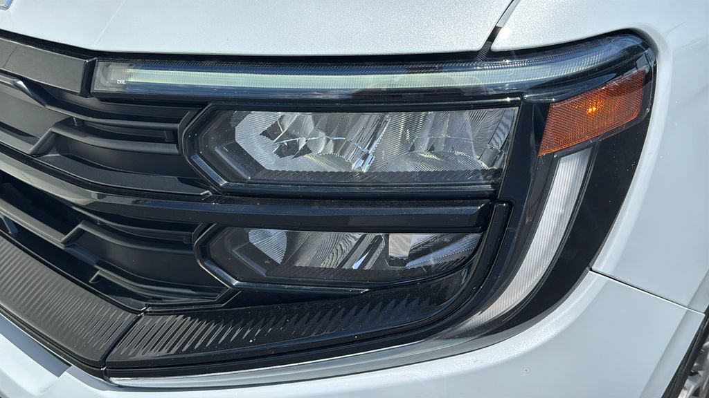 Certified 2025 Ford Expedition Active AWD/4WD image 6